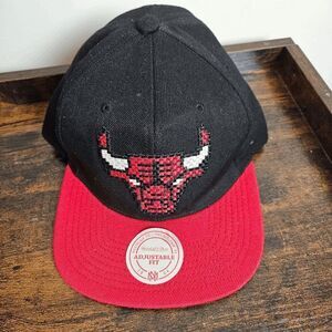 8 Bit XL Mitchell & Ness Chicago Bulls Snapback Nostalgia Hat Cap Men's Red/Blac